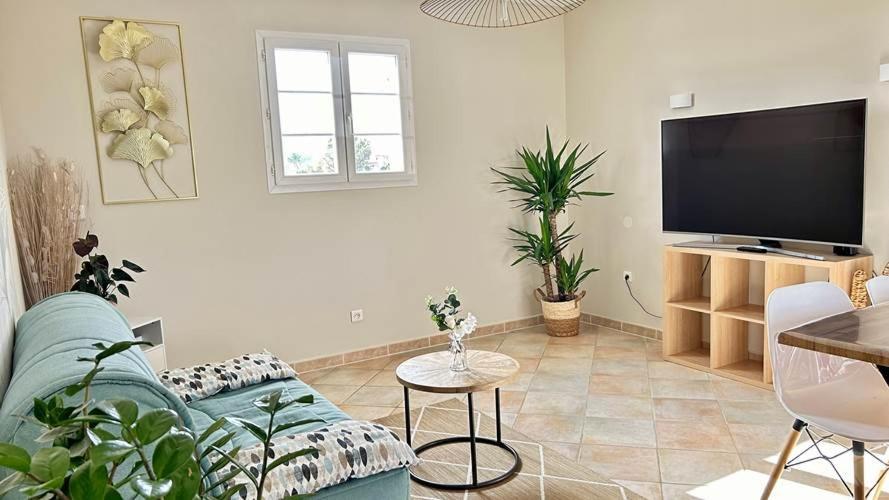 2 Hebergements - 10 Couchages - Parking, Piscine, Jacuzzi - Convivialite Roquebrune-sur-Argens Exterior foto